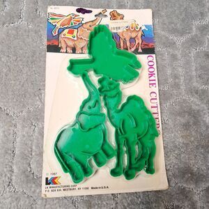 VINTAGE WILD ANIMAL COOKIE CUTTERS 1987 LK MANUFACTURING BIRD ELEPHANT CAMEL NOS